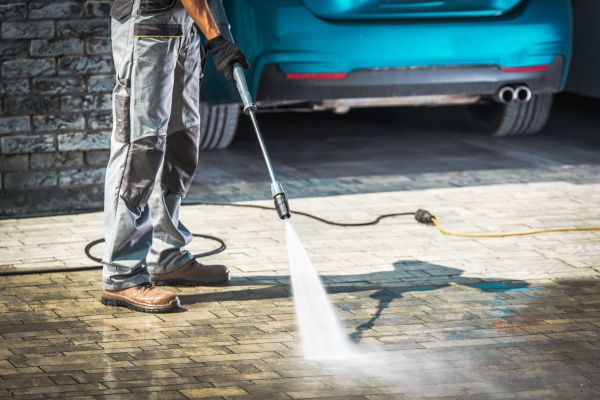 Cost of Driveway Pressure Washing in Kailua Kona