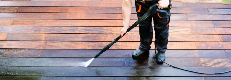 Deck Powerwashing